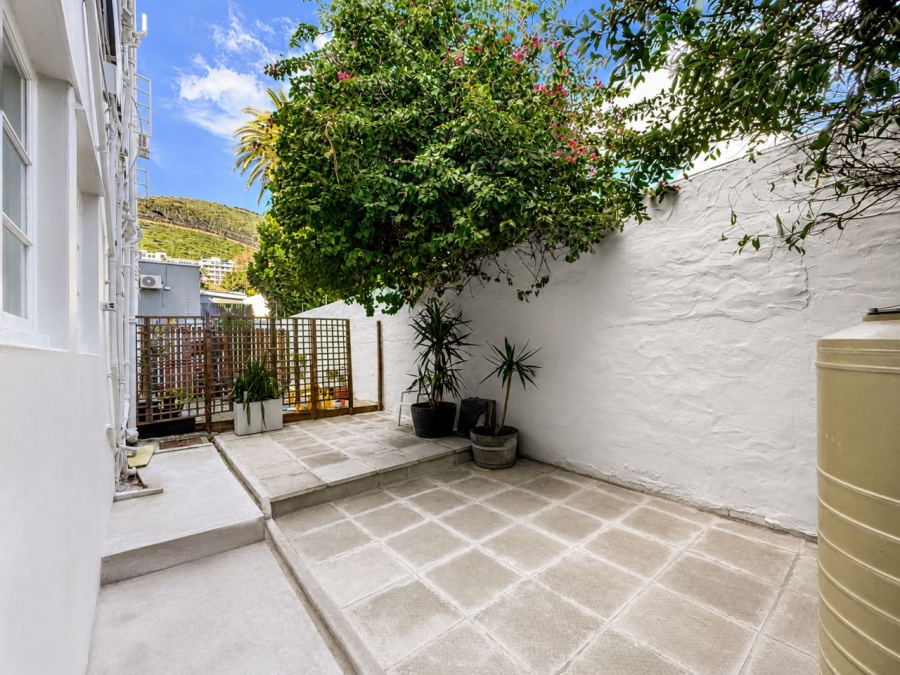 2 Bedroom Property for Sale in Sea Point Western Cape